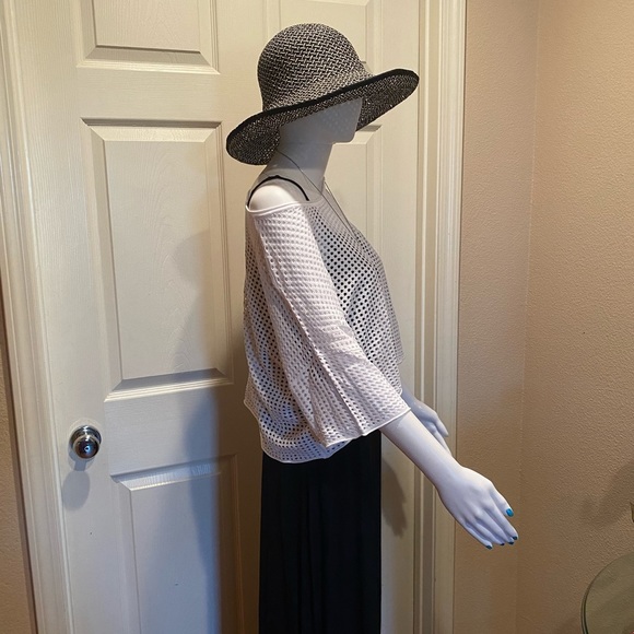 White  Mesh crop  light weight sweater. - Picture 2 of 3